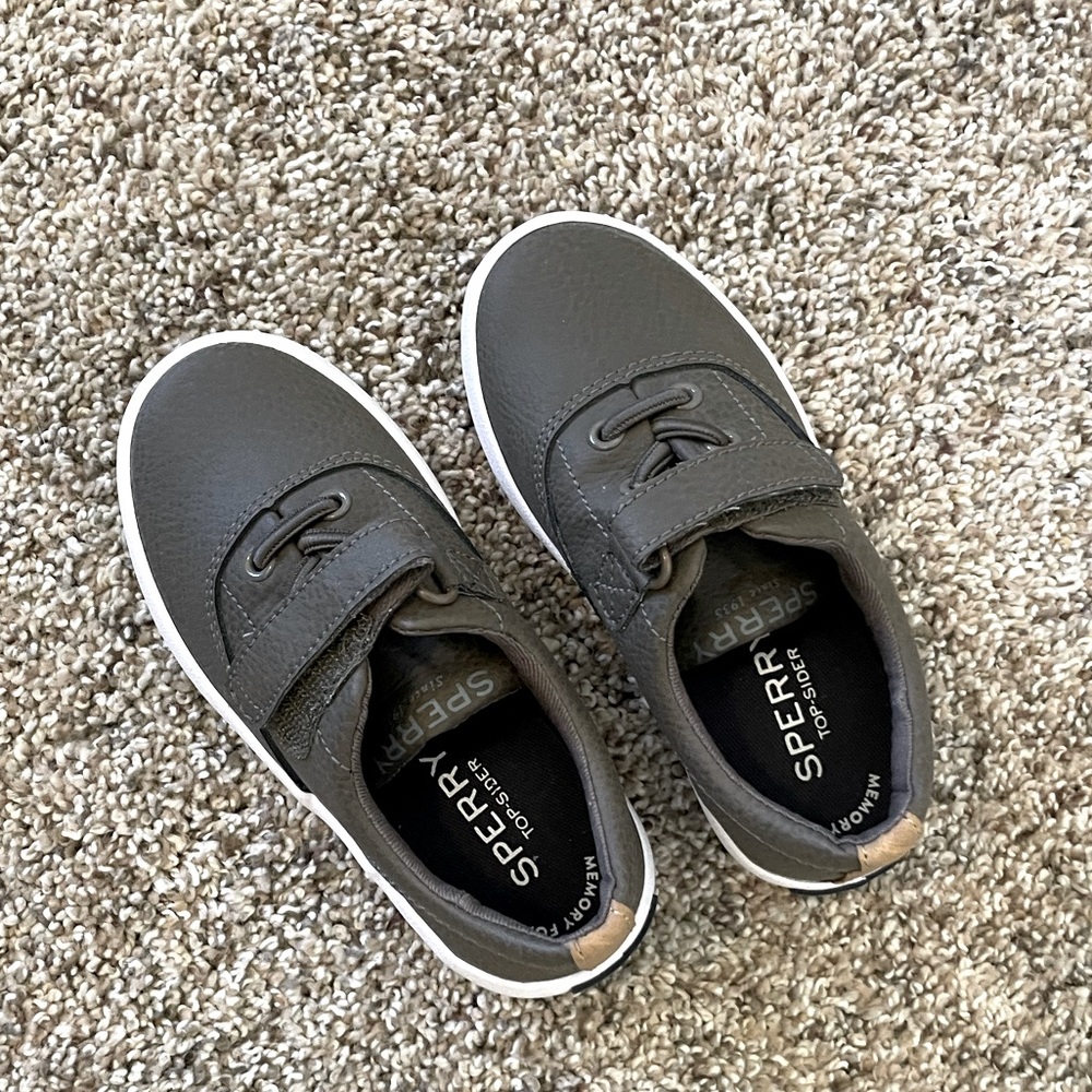 Brand new without tags leather Sperry Top-sider 8 toddler, olive color